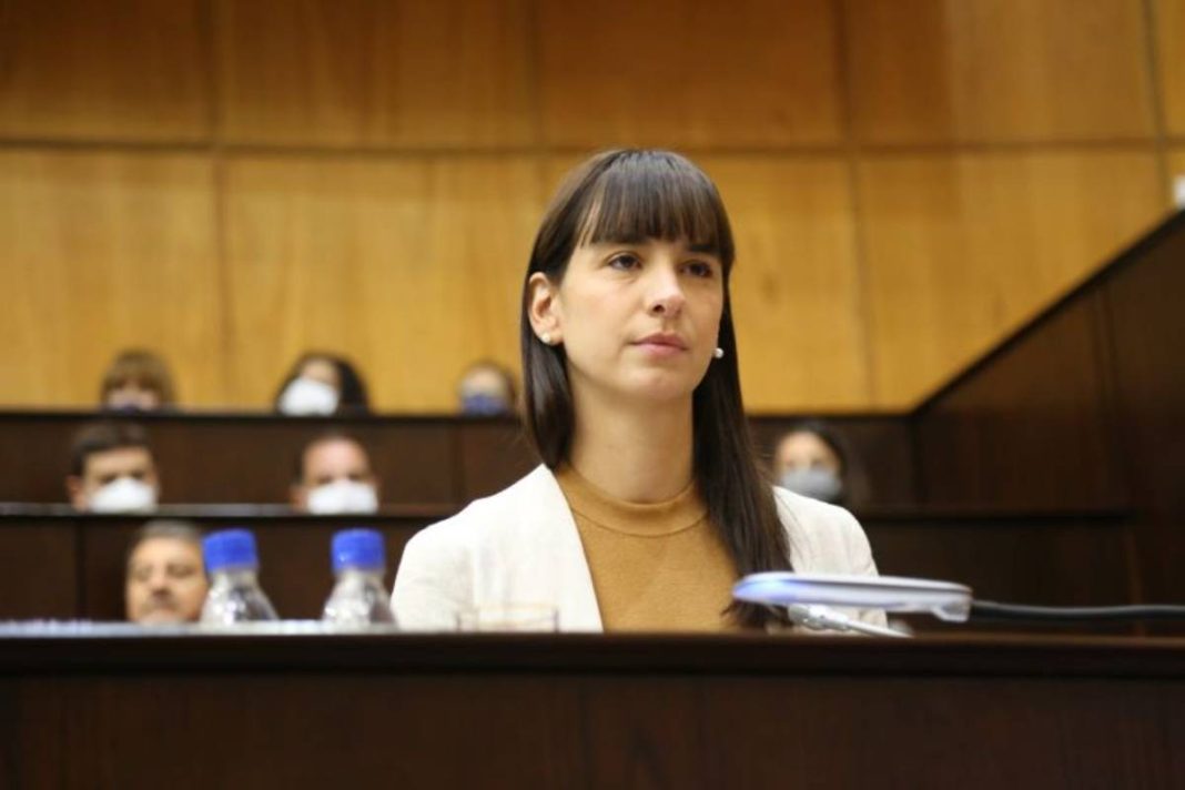 Leticia Esteves: “El desafío que tenemos es volver a planificar la provincia” Leticia Esteves: “El desafío que tenemos es volver a planificar la provincia”