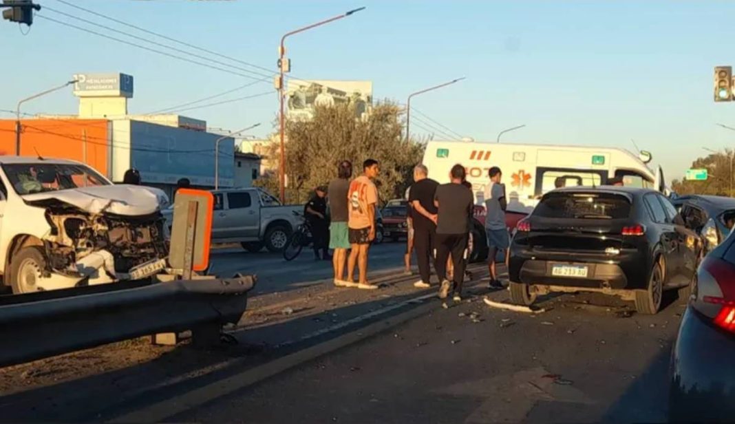Accidente en Avenida Mosconi: heridos, caos de tránsito e intento de fuga Accidente en Avenida Mosconi: heridos, caos de tránsito e intento de fuga