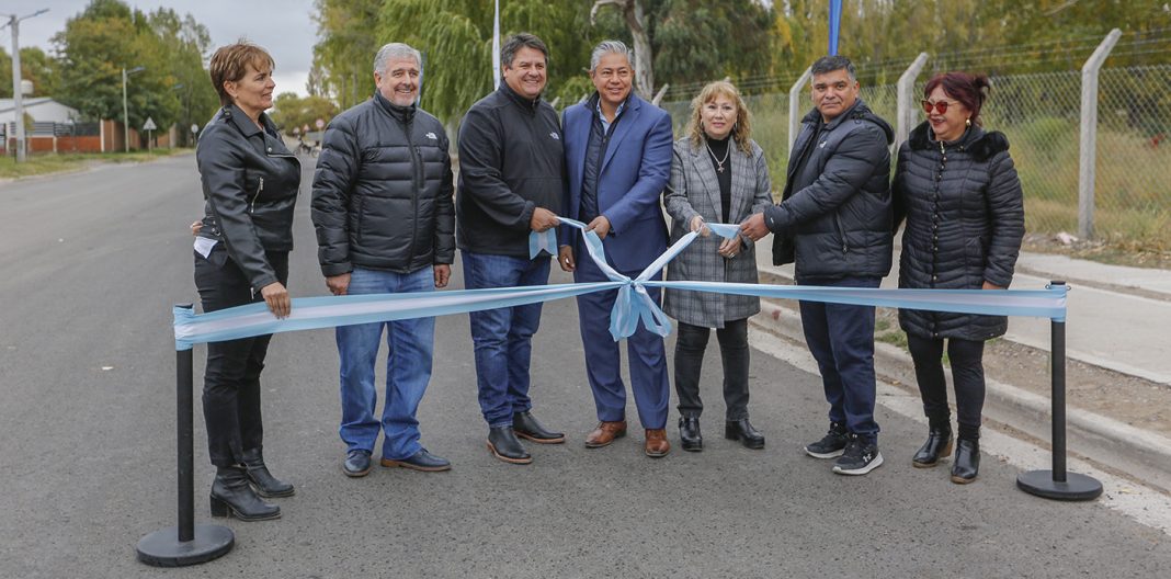 Suman asfalto y obras viales en Valentina Sur Suman asfalto y obras viales en Valentina Sur
