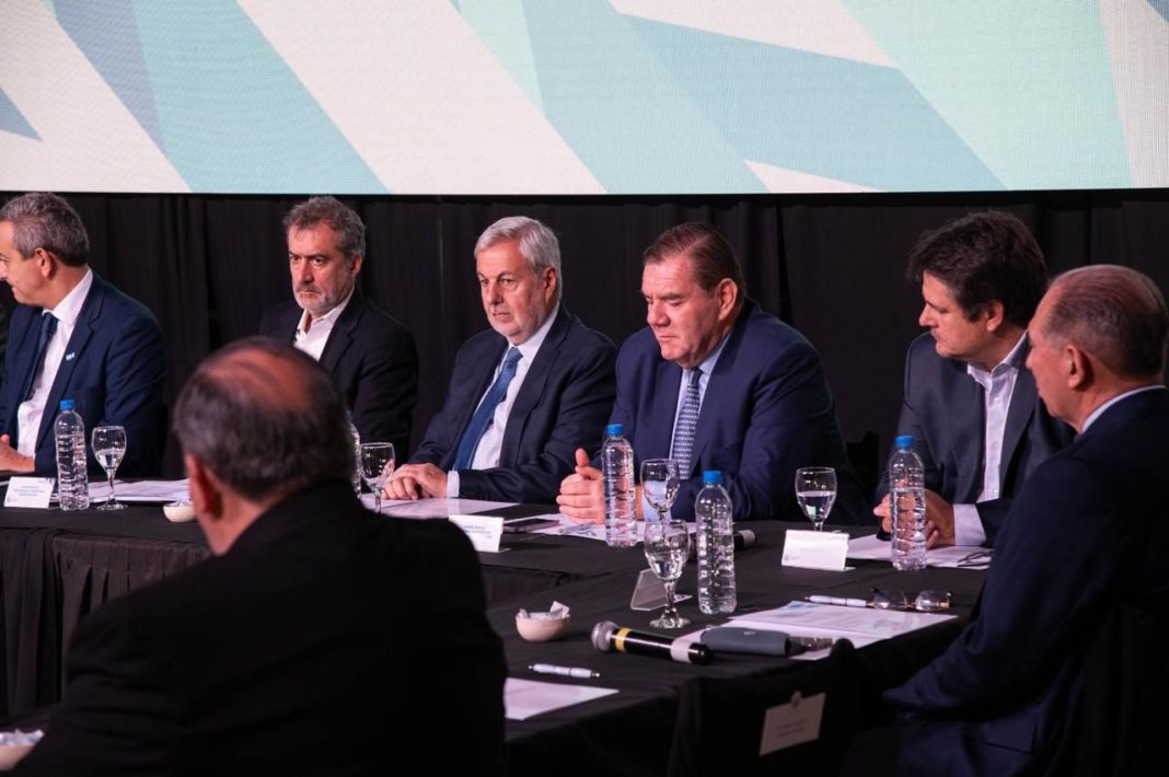 Gaido participó de la Cumbre de Intendentes en Rosario Gaido participó de la Cumbre de Intendentes en Rosario