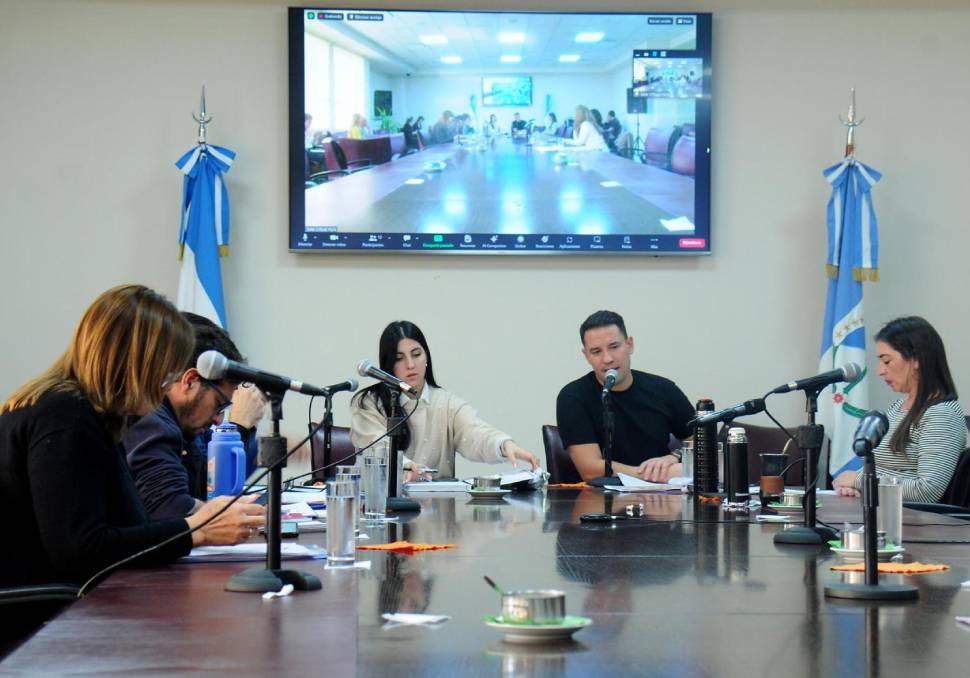 La Legislatura comenzó a tratar el régimen de retiros voluntarios para trabajadores estatales La Legislatura comenzó a tratar el régimen de retiros voluntarios para trabajadores estatales