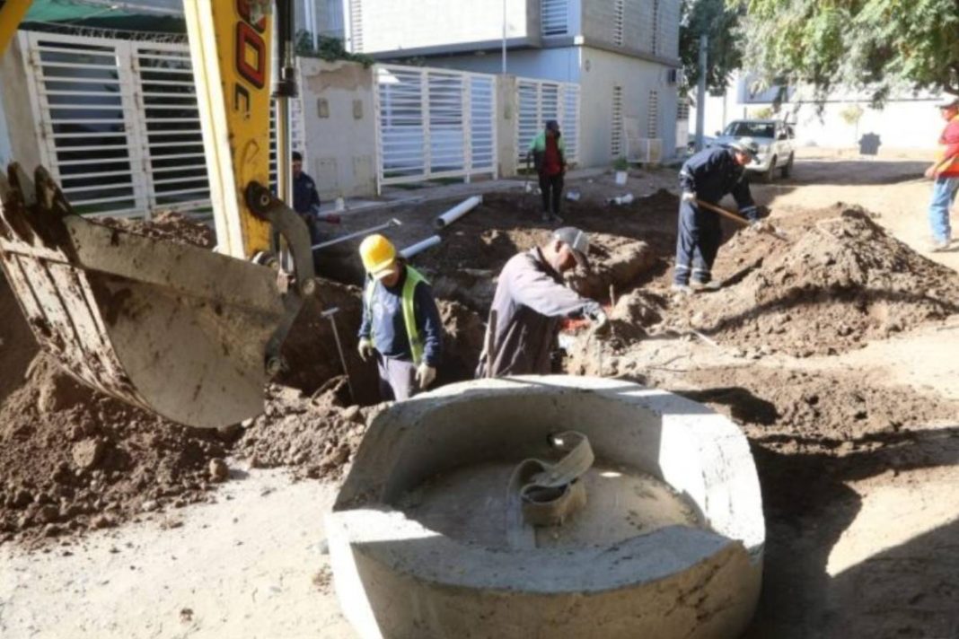 Avanzan las obras de red cloacal en el barrio Confluencia Rural Avanzan las obras de red cloacal en el barrio Confluencia Rural