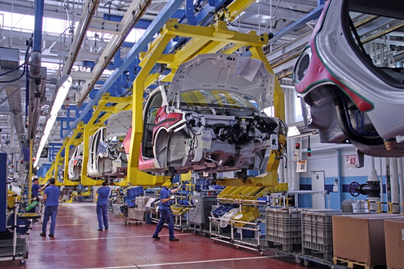 Caputo anunció una baja de aranceles e impuestos para la industria automotriz Caputo anunció una baja de aranceles e impuestos para la industria automotriz