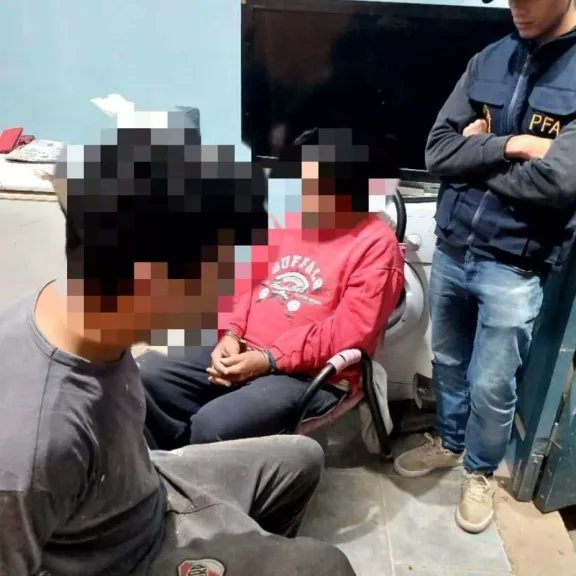 Detuvieron a 4 miembros del “Ejercito del Pueblo Paraguayo”, una organización guerrillera vinculada a ataques terroristas Detuvieron a 4 miembros del “Ejercito del Pueblo Paraguayo”, una organización guerrillera vinculada a ataques terroristas