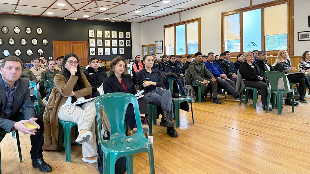 Jornadas de capacitación de personal de Salud Pública y Policía en San Martín de los Andes Jornadas de capacitación de personal de Salud Pública y Policía en San Martín de los Andes