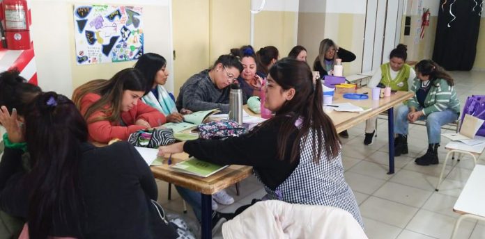Capacitación en Alfabetización: alcanzó a 1300 docentes de nivel primario e inicial Capacitación en Alfabetización: alcanzó a 1300 docentes de nivel primario e inicial