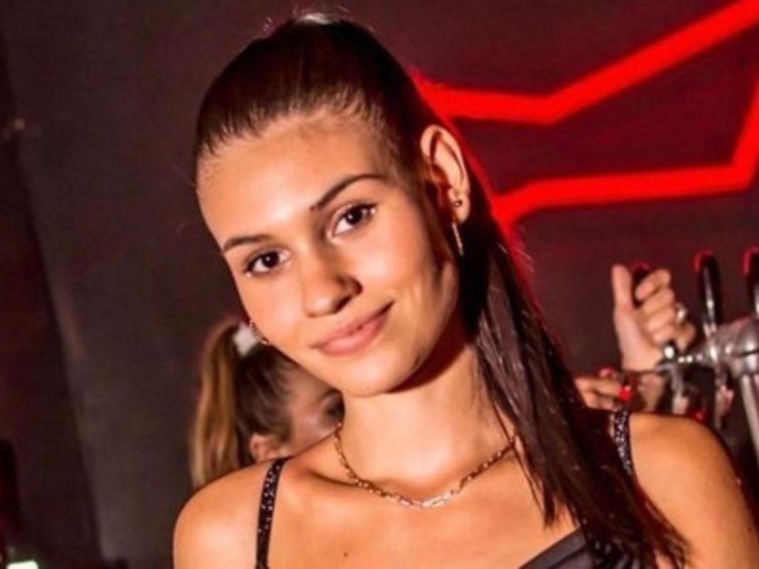 Juicio por el femicidio de Agustina Fernández, día 2: las pericias, las fotos y el llanto Juicio por el femicidio de Agustina Fernández, día 2: las pericias, las fotos y el llanto