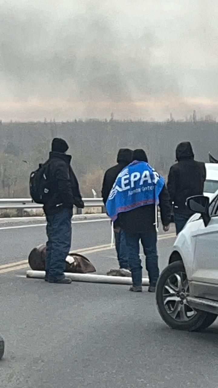 Corte total en tercer puente por reclamos de trabajadores del EPAS Corte total en tercer puente por reclamos de trabajadores del EPAS