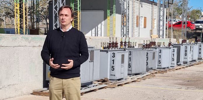 Avanza la electrificación para un sector del Parque Industrial Neuquén Avanza la electrificación para un sector del Parque Industrial Neuquén