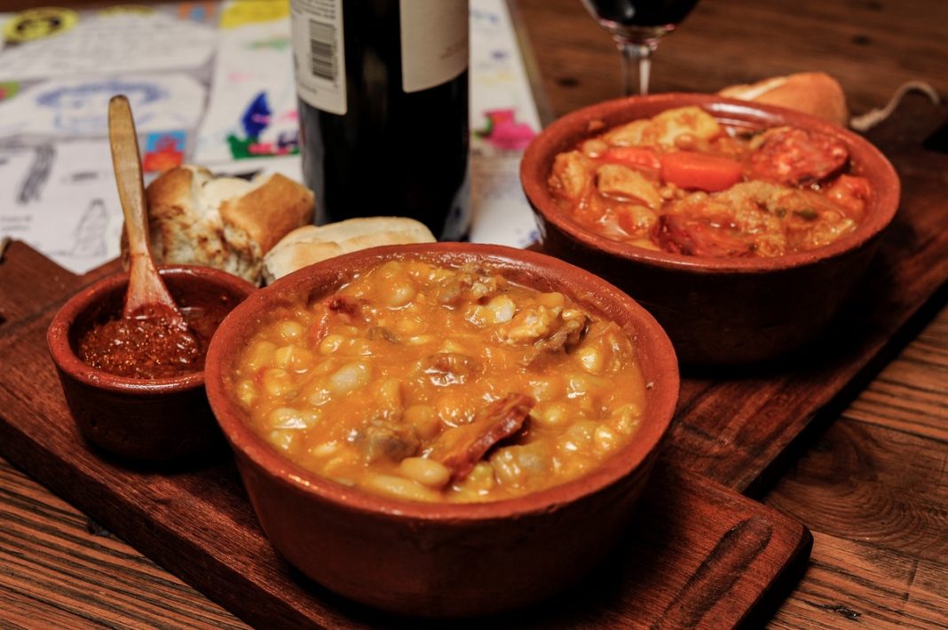 La historia del locro, el tradicional plato de las fechas patrias La historia del locro, el tradicional plato de las fechas patrias