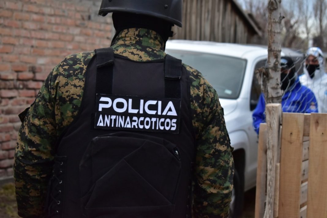 Operativo Antinarcóticos en el Oeste neuquino Operativo Antinarcóticos en el Oeste neuquino