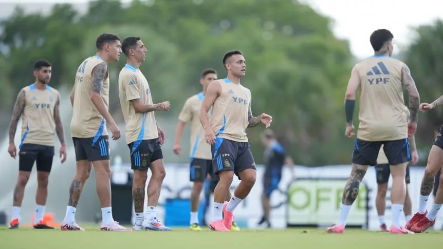 Scaloni planea un mix en la Selección Argentina para el amistoso ante Ecuador Scaloni planea un mix en la Selección Argentina para el amistoso ante Ecuador