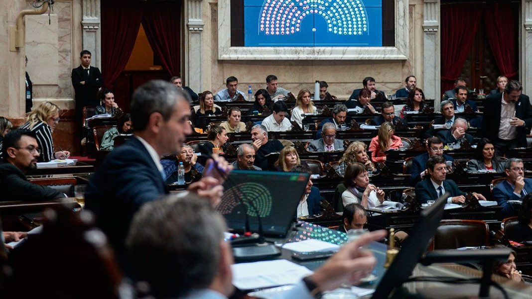Aumenta 80% la dieta de los diputados nacionales: la suba se pagará en tres cuotas Aumenta 80% la dieta de los diputados nacionales: la suba se pagará en tres cuotas
