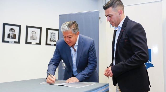 El Gobierno de Neuquén financiará la pavimentación de 30 cuadras en Chos Malal El Gobierno de Neuquén financiará la pavimentación de 30 cuadras en Chos Malal