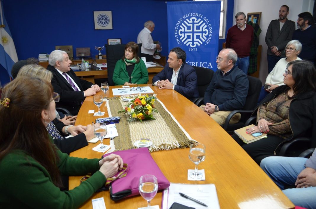 La UNCo recibió a la DAIA y señaló que “la Universidad Nacional del Comahue no es antisemita” La UNCo recibió a la DAIA y señaló que “la Universidad Nacional del Comahue no es antisemita”