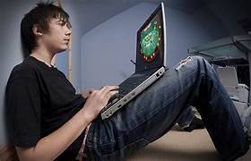 Trabajan en un Programa Municipal sobre los riesgos en el juego en línea Trabajan en un Programa Municipal sobre los riesgos en el juego en línea