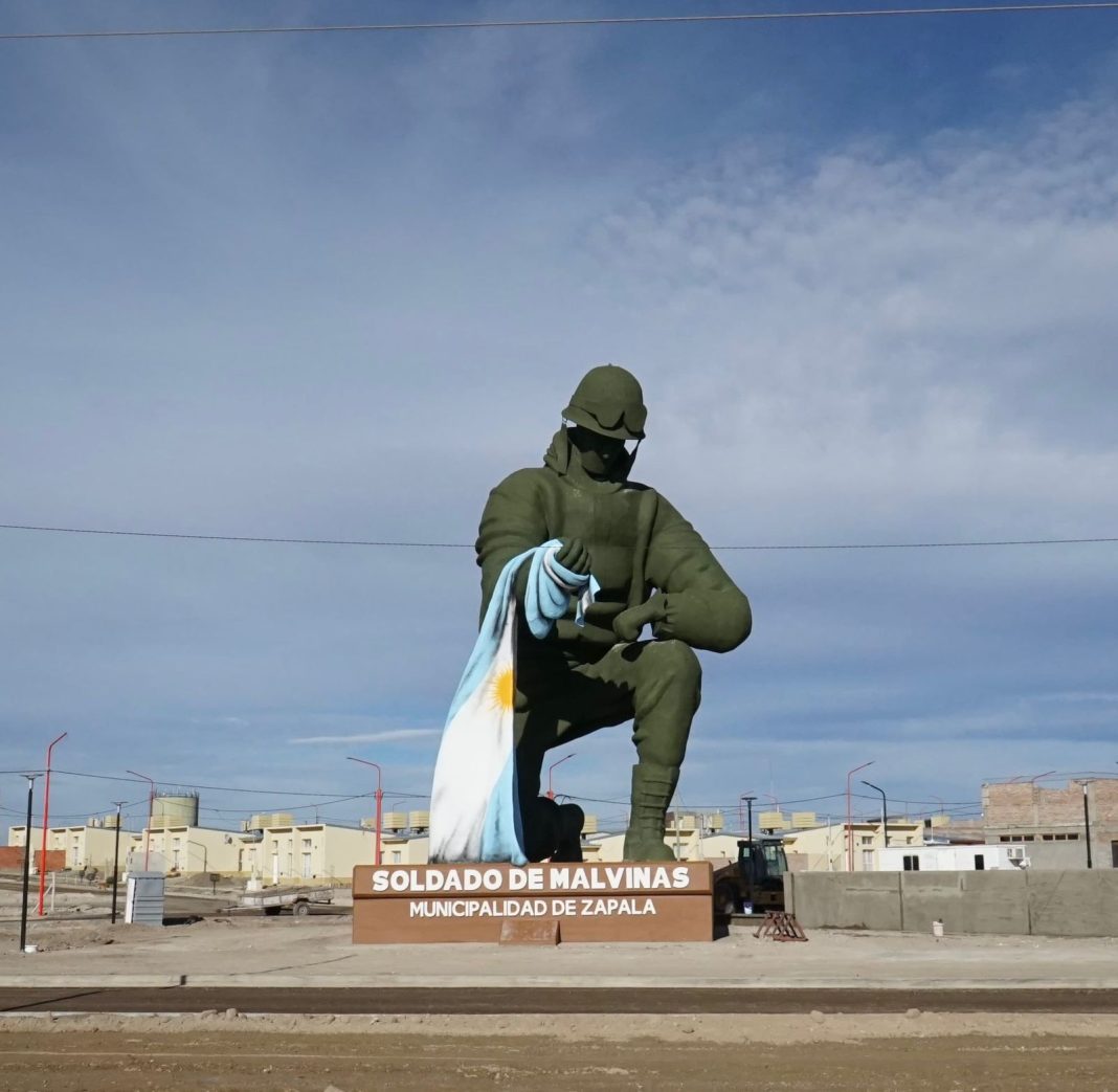 Zapala inaugura este domingo el monumento al Soldado más grande del país Zapala inaugura este domingo el monumento al Soldado más grande del país