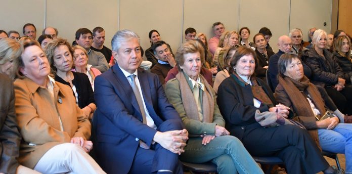 Figueroa: “El campo es parte central del desarrollo de Neuquén” Figueroa: “El campo es parte central del desarrollo de Neuquén”