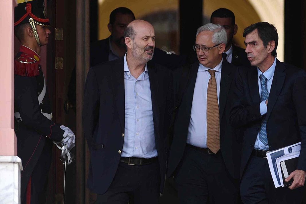 Federico Sturzenegger anticipó que el Gobierno irá por las reformas en Educación y Justicia Federico Sturzenegger anticipó que el Gobierno irá por las reformas en Educación y Justicia