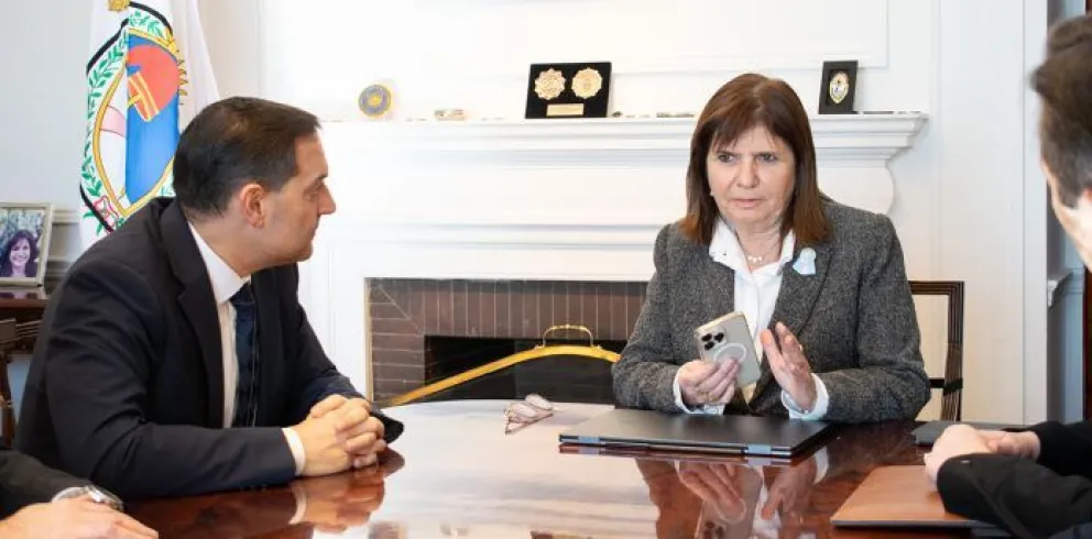 Nicolini se reunió con Bullrich para combatir el narcomenudeo Nicolini se reunió con Bullrich para combatir el narcomenudeo