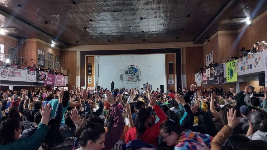 Asambleas de ATEN rechazaron la propuesta de Gobierno y votaron 48 horas más de paro Asambleas de ATEN rechazaron la propuesta de Gobierno y votaron 48 horas más de paro