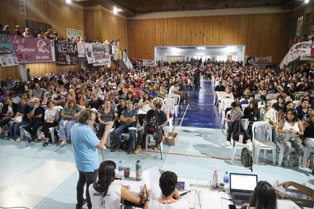 ATEN: cuestionamientos a la asamblea que votó más paros ATEN: cuestionamientos a la asamblea que votó más paros