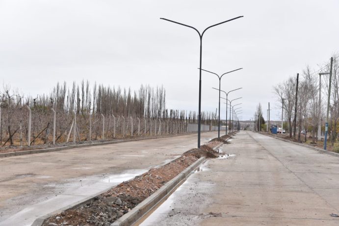 Por la obra del canal Necochea se cortará esa calle hasta el 15 de septiembre Por la obra del canal Necochea se cortará esa calle hasta el 15 de septiembre