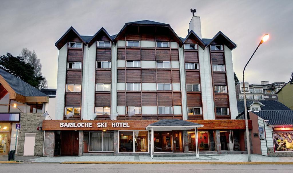 180 estudiantes se contagiaron de un virus en medio de su viaje de egresados en Bariloche 180 estudiantes se contagiaron de un virus en medio de su viaje de egresados en Bariloche