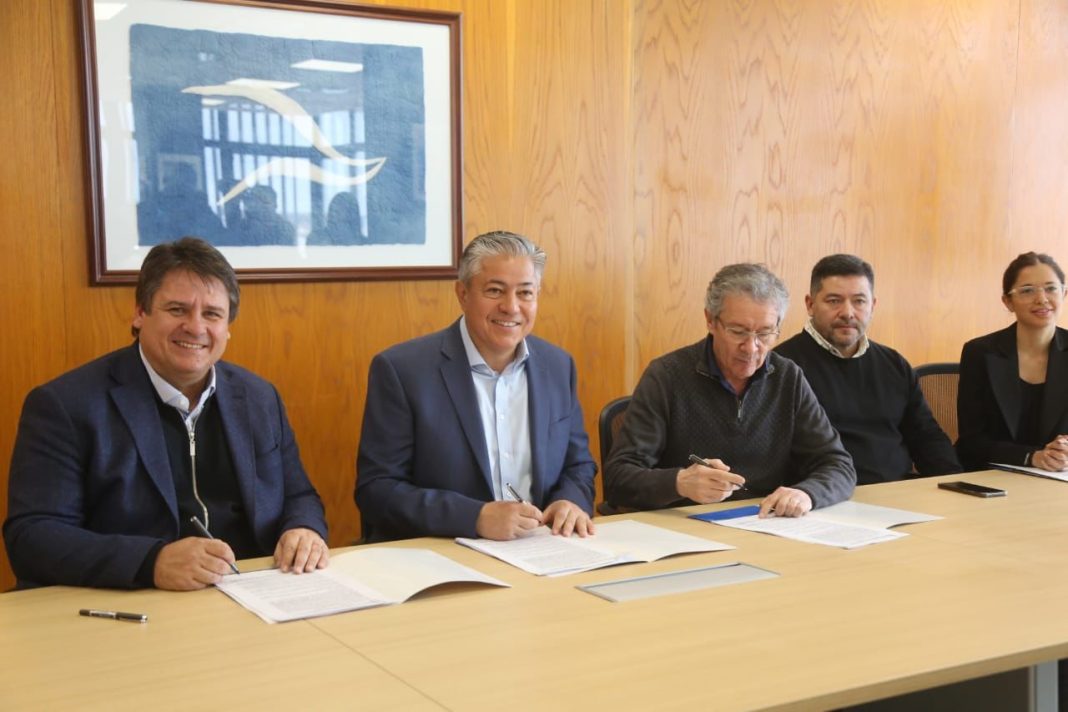 Gaido, Figueroa y CALF firman acuerdo de colaboración con instituciones deportivas de la ciudad Gaido, Figueroa y CALF firman acuerdo de colaboración con instituciones deportivas de la ciudad