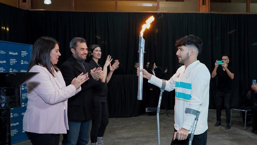 Iñaki Basiloff portó la llama de los Juegos Paralimpicos Iñaki Basiloff portó la llama de los Juegos Paralimpicos