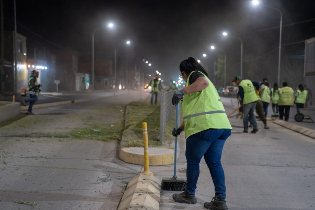 Esta noche hay operativo nocturno de limpieza en la Avenida Raúl Alfonsín Esta noche hay operativo nocturno de limpieza en la Avenida Raúl Alfonsín