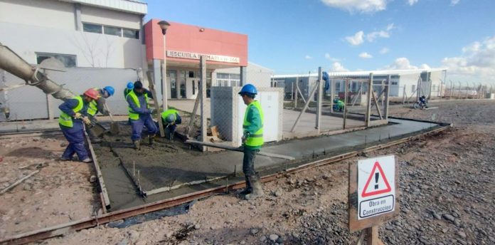 Trabajos de mantenimiento en 50 establecimientos educativos de la capital y Plottier Trabajos de mantenimiento en 50 establecimientos educativos de la capital y Plottier