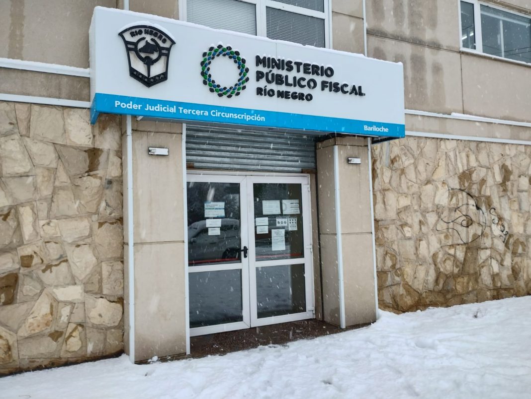Imputaron a un menor acusado de haber abusado de una adolescente en Bariloche Imputaron a un menor acusado de haber abusado de una adolescente en Bariloche