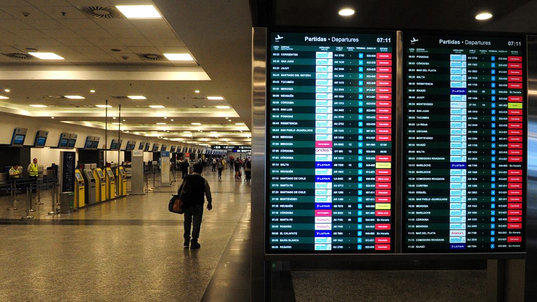 Los pilotos de Aerolíneas Argentinas anunciaron un paro para de este viernes Los pilotos de Aerolíneas Argentinas anunciaron un paro para de este viernes