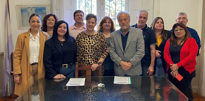 Neuquén y Río Negro coordinan acciones conjuntas sobre sus Registros de Deudores Alimentarios Neuquén y Río Negro coordinan acciones conjuntas sobre sus Registros de Deudores Alimentarios