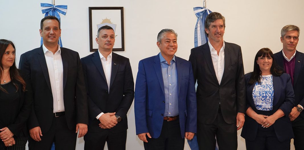 Firma-de-convenio-con-YPF