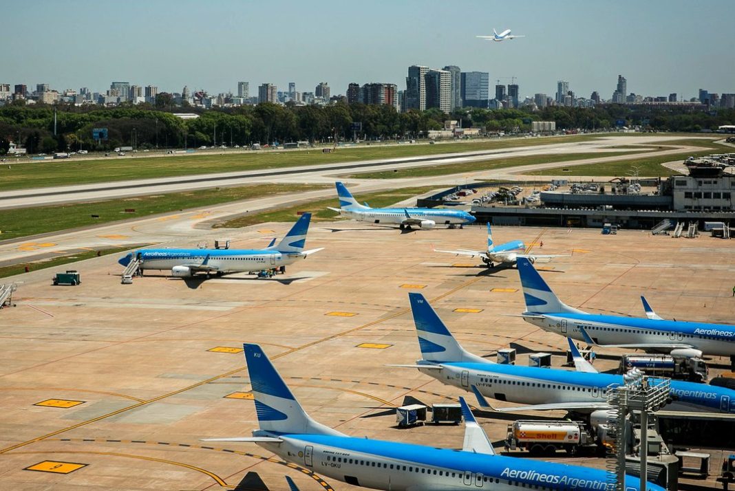 El Gobierno abre el mercado aéreo para tripulaciones y aeronaves extranjeras El Gobierno abre el mercado aéreo para tripulaciones y aeronaves extranjeras