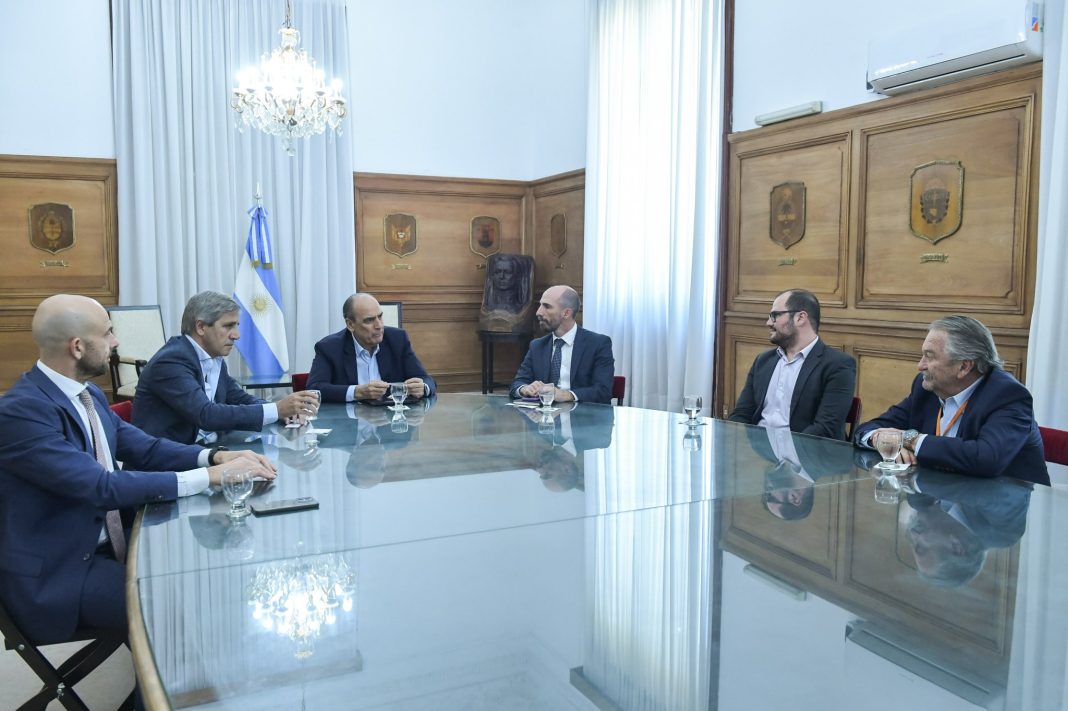 Conflicto en Aerolíneas Argentinas: el Gobierno recibió a directivos de la empresa brasileña Gol Conflicto en Aerolíneas Argentinas: el Gobierno recibió a directivos de la empresa brasileña Gol