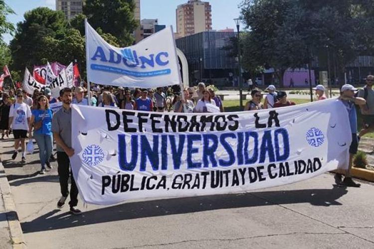 Los docentes universitarios convocan a un paro de 48 horas Los docentes universitarios convocan a un paro de 48 horas