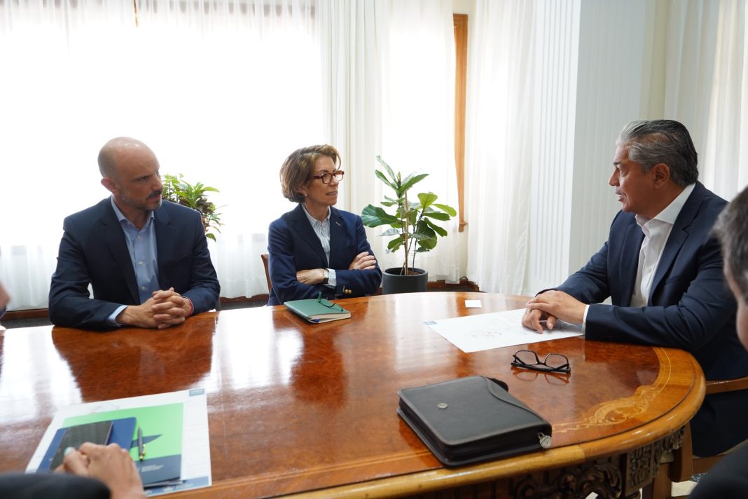 Figueroa busca financiamiento del Banco Mundial para obras prioritarias en Neuquén Figueroa busca financiamiento del Banco Mundial para obras prioritarias en Neuquén