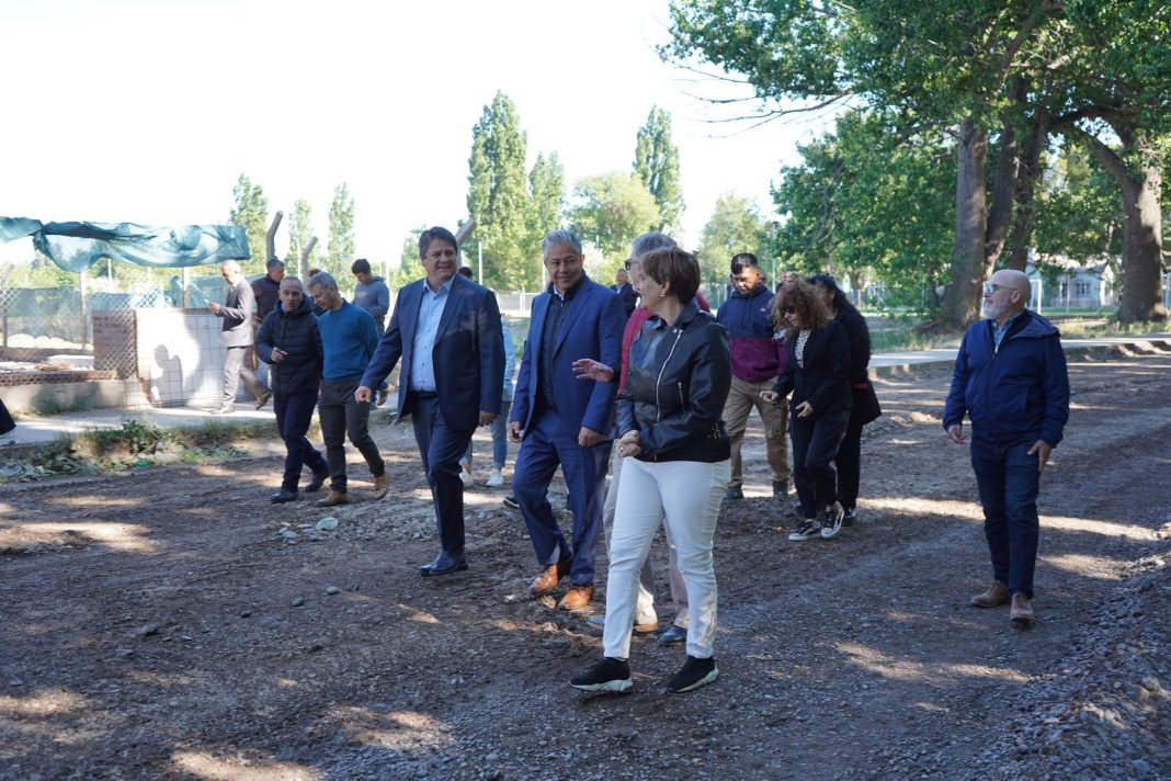 Figueroa y Gaido recorrieron la nueva avenida Obrero Argentino en Neuquén Figueroa y Gaido recorrieron la nueva avenida Obrero Argentino en Neuquén
