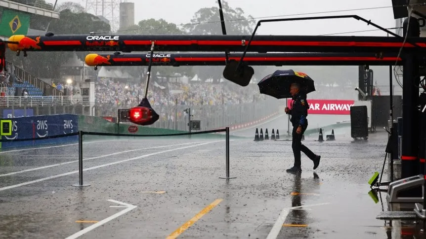 Suspenden la clasificación del GP de Brasil por intensas lluvias en Interlagos Suspenden la clasificación del GP de Brasil por intensas lluvias en Interlagos