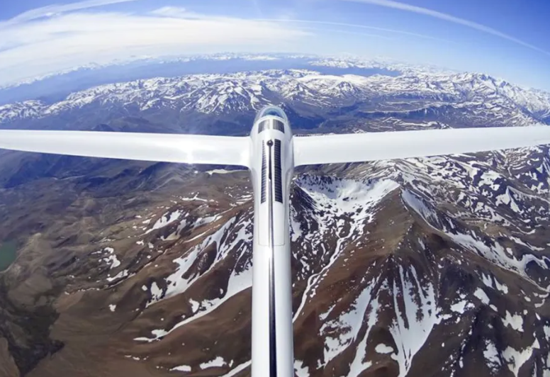 Regresan los planeadores al cielo del Alto Neuquén Regresan los planeadores al cielo del Alto Neuquén