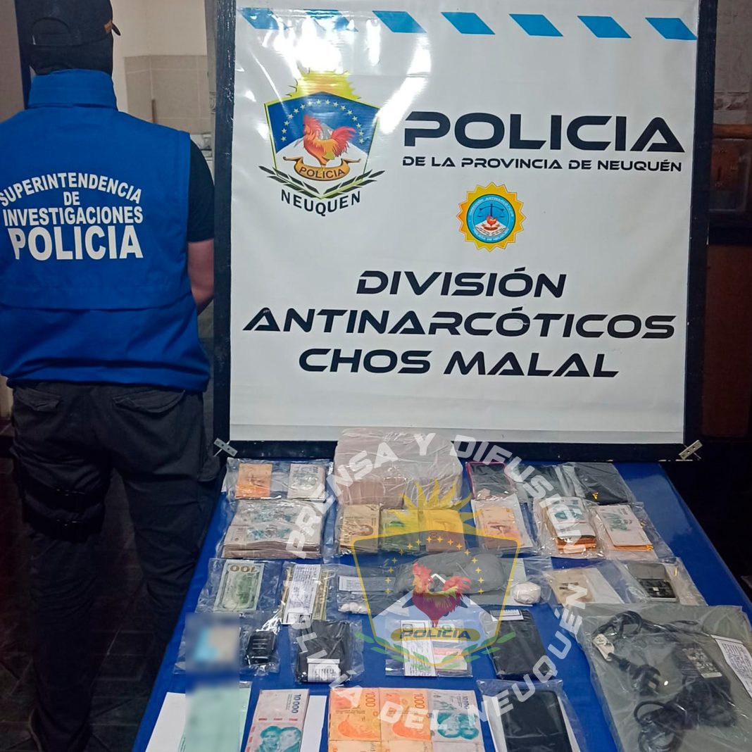 Secuestran droga valuada en más de seis millones de pesos en Chos Malal Secuestran droga valuada en más de seis millones de pesos en Chos Malal
