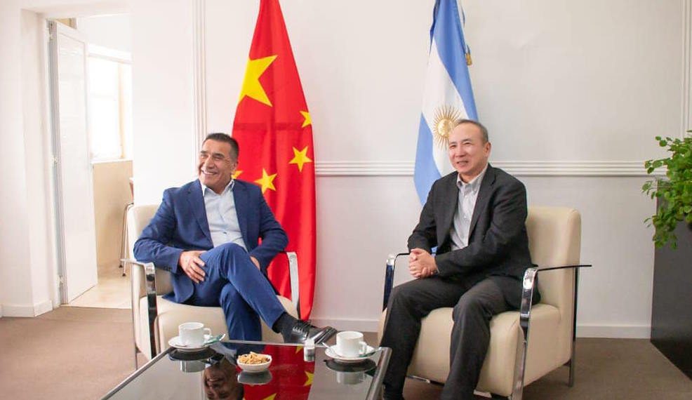 Embajador chino Wang Wei y Rioseco evalúan inversión en energías limpias para Cutral Co Embajador chino Wang Wei y Rioseco evalúan inversión en energías limpias para Cutral Co