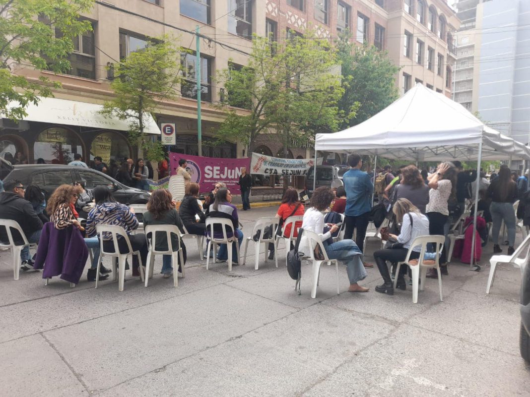 SEJUN y TSJ retomaron negociaciones paritarias para mejorar condiciones laborales SEJUN y TSJ retomaron negociaciones paritarias para mejorar condiciones laborales