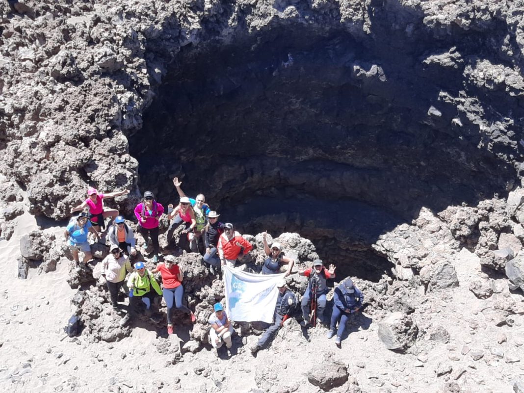 Exclusiva excursión a un cráter del Tromen Exclusiva excursión a un cráter del Tromen