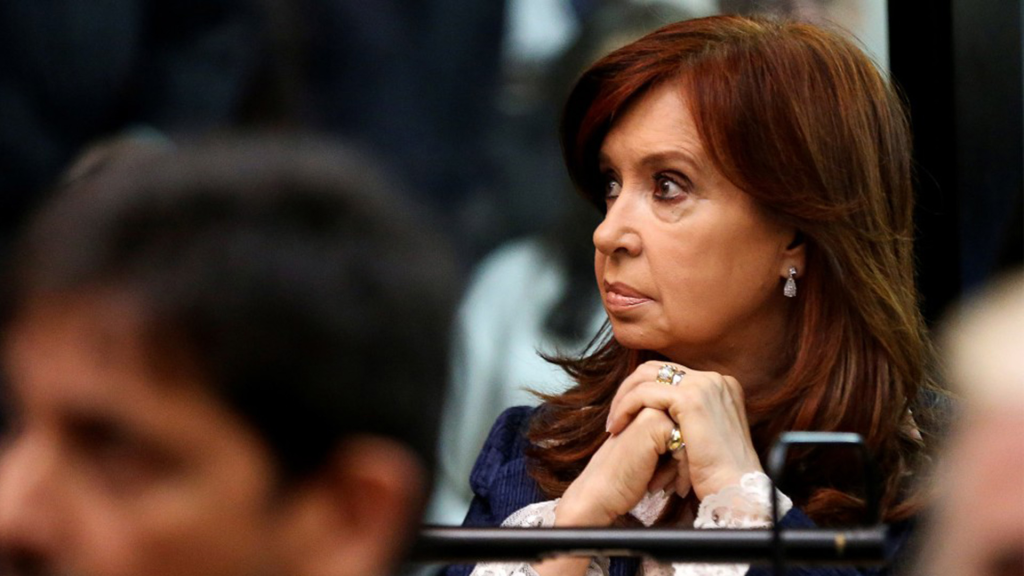 La Corte Suprema envió a Cristina Kirchner a juicio oral La Corte Suprema envió a Cristina Kirchner a juicio oral