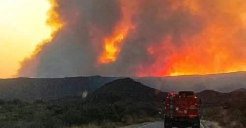 Incendio en Huarenchenque supera las 1.500 hectáreas Incendio en Huarenchenque supera las 1.500 hectáreas