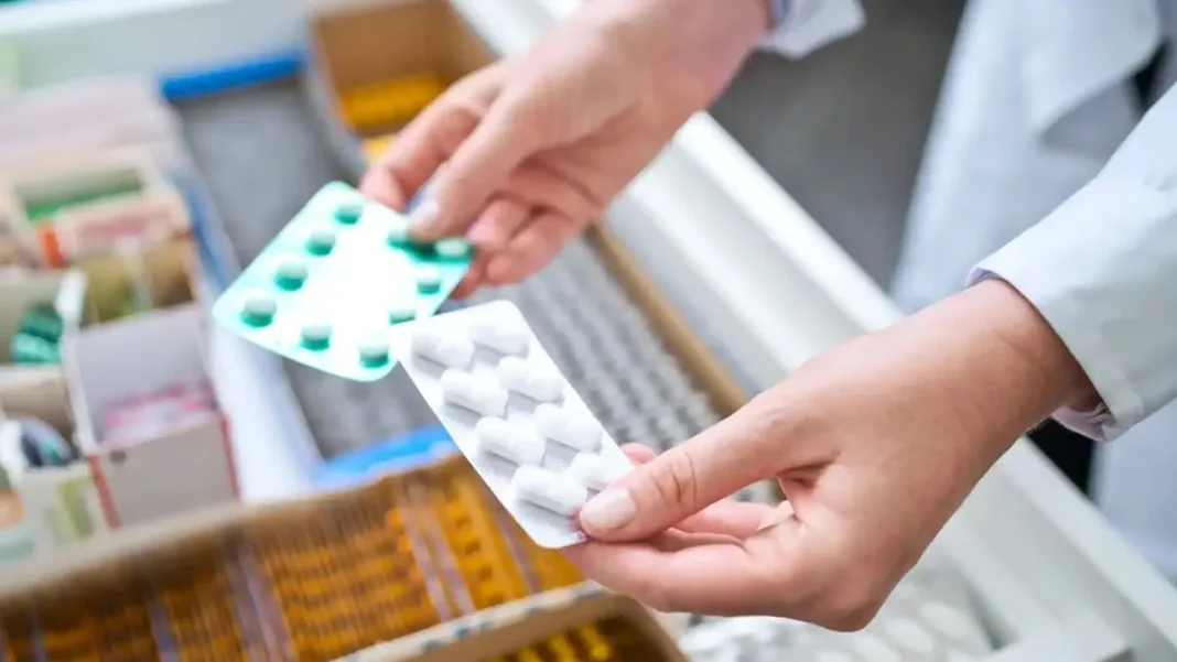Los medicamentos subieron casi 250% y las ventas cayeron más de 9% anual Los medicamentos subieron casi 250% y las ventas cayeron más de 9% anual